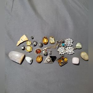 Lot of Stones, Crystals, Pendants